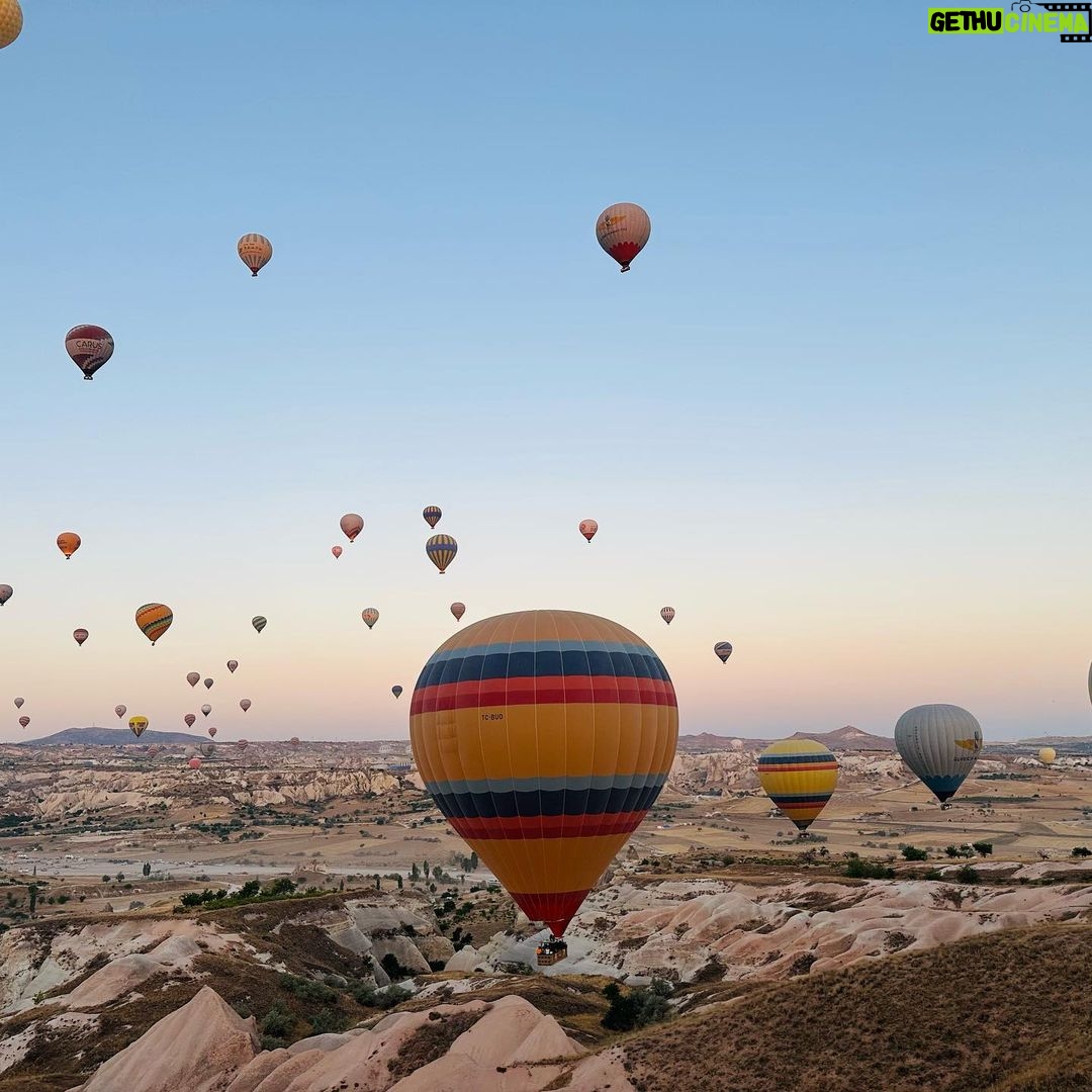 Raksha Gowda Instagram - Roses are red Violets are blue Oh, this hot air balloons symphony, I will never get over you 💕 Cappadocia / Türkiye