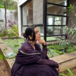 Rashmi Agdekar Instagram – Flaunting my भारतीय -ness 🪷

This graceful fit by @hasliofficial has my 💜 
📸 by @abhishek_agdekar 

#indianfashion #purpleaesthetic #womensfashion