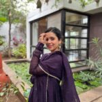 Rashmi Agdekar Instagram – Flaunting my भारतीय -ness 🪷

This graceful fit by @hasliofficial has my 💜 
📸 by @abhishek_agdekar 

#indianfashion #purpleaesthetic #womensfashion