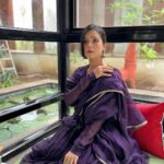 Rashmi Agdekar Instagram – Flaunting my भारतीय -ness 🪷

This graceful fit by @hasliofficial has my 💜 
📸 by @abhishek_agdekar 

#indianfashion #purpleaesthetic #womensfashion