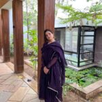Rashmi Agdekar Instagram – Flaunting my भारतीय -ness 🪷

This graceful fit by @hasliofficial has my 💜 
📸 by @abhishek_agdekar 

#indianfashion #purpleaesthetic #womensfashion