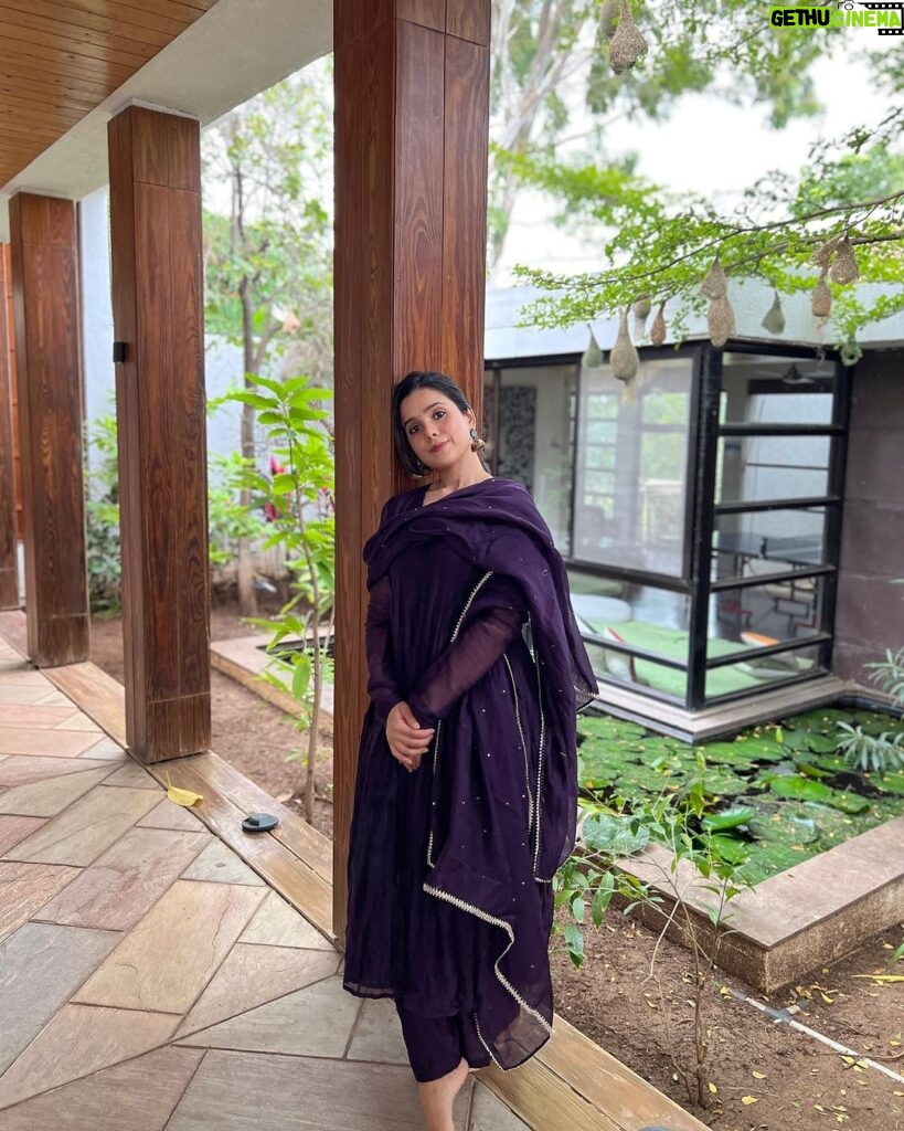 Rashmi Agdekar Instagram - Flaunting my भारतीय -ness 🪷 This graceful fit by @hasliofficial has my 💜 📸 by @abhishek_agdekar #indianfashion #purpleaesthetic #womensfashion