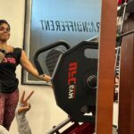 Rashmi Agdekar Instagram - Gym jao guys ‼️ If a potato like me can , so can you 🏋🏻‍♀️ @ufcgymindia #traindifferent Thank you for a fun sesh @dumbbellbee 💪🏼 #gymmotivation #fitness #healthiswealth #explorepage