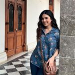 Rashmi Agdekar Instagram - Ek Chavvi aisi bhi !💁🏻‍♀️☺️ Our film #SajaniShindeKaViralVideo is streaming on @netflix_in Please please watch it & spread the word!! 🙏🏼 @mikhilmusale88 ,thank you for making me part of-this film . I’ve enjoyed being on our set and how! Big love to the wonderful team who came together to make it all happen 💫❤️ okay now happy streaming guys!! @maddockfilms @parindajoshi @anusinghc @kshitijpatwardhan @sharadakarki @poovijan @nimratofficial @radhikamadan @bhagyashree.online @subodhbhave @chinmay_d_mandlekar @shashank_m_shende @soham_majumdar_ @sumeetvyas @shrutivyas1 @ft.ashitoshhh @sneharaikar