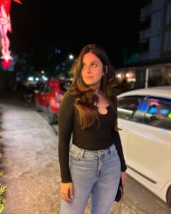 Rashmi Agdekar Instagram - Life lately is nothing but a series of throwback pictures 😂💁🏻‍♀️ Photos by dear @ahsaassy_ 💜 #bighairdontcare