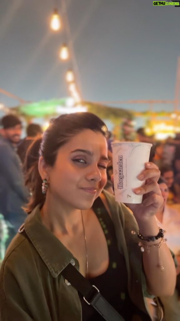 Rashmi Agdekar Instagram - Throwback to this amazing weekend at Lollapalozza. This was so fulfilling. Surreal ✨ Thanks for making this happening @hoegaardenindia #lolapaloozaindia#musicfestival#throwback#SavourTheMoment#Hoegaarden