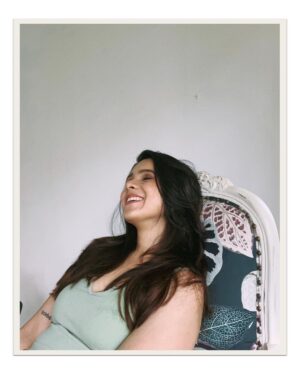 Rashmi Agdekar Instagram - It’s a 🪑 Affair 💕

Thank you @the_gileteen for this customised chair .. I love it 🙏🏼

#shoplocal #indianartisans #vocalforlocal #indiancraftsmanship #homedecorlovers
