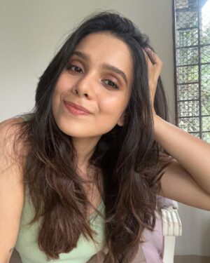 Rashmi Agdekar Instagram - It’s a 🪑 Affair 💕

Thank you @the_gileteen for this customised chair .. I love it 🙏🏼

#shoplocal #indianartisans #vocalforlocal #indiancraftsmanship #homedecorlovers