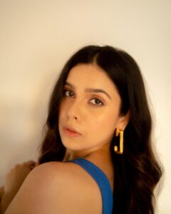 Rashmi Agdekar Instagram - Soft girl energy 🦋✨ 📸 by @smritimdutta On Styling - @its_mariyamm On Hair - @hairbyprem On makeup - @shreeyasalvi_ Outfit - @freakinsindia Jewellery- @sianofficial_ #actress #portrait #photoshoot #instadaily