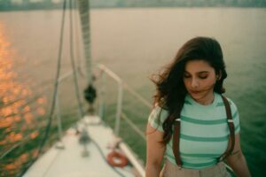 Rashmi Agdekar Instagram - Seas the day! ⚓️

Photos by @portraitsbyadityadesai 
Styling - @tejashreeraul 
Makeup- @madhuradeokute 
Hair - @seemaaofficial 
Yacht sailing with @fortuneindiasailing 🌊

#portraitsatthesea #sailing #arabiansea #beachhairdontcare 
 #ahoy