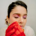Rashmi Agdekar Instagram - INSPI(RED) 🍄 📸- @smritimdutta Hmu- @athirathakkar Stylist - @tejashreeraul Jewellery- @batoki.art #fashion #editorialportraits #makeup #expimental