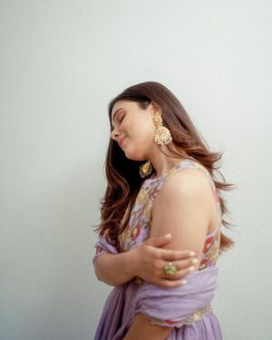 Rashmi Agdekar Instagram - sorry I couldn’t pick one , so here it is all!🦄

📸- @smritimdutta 
Outfit - @ease_kv 
Jewellery- @aquamarine_jewellery @sangeetaboochra