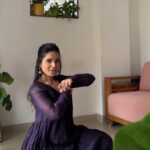 Rashmi Agdekar Instagram – Janmashtami brings back my most amazing & important memories from school , performing as Radha every single year ! 
This song and my favourite Madhubala is in unmatched in it 🥺💜
One can only try and so I did… 🌸

श्री कृष्ण जन्माष्टमी की हार्दिक शुभकामनाएं 🙏🏼

👗- @hasliofficial 

#janmashtami #radhakrishna 
#kathak #dance #firstlove #classicaldance #madhubala #mughaleazam
