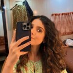 Rashmi Agdekar Instagram - Ek Chavvi aisi bhi !💁🏻‍♀️☺️ Our film #SajaniShindeKaViralVideo is streaming on @netflix_in Please please watch it & spread the word!! 🙏🏼 @mikhilmusale88 ,thank you for making me part of-this film . I’ve enjoyed being on our set and how! Big love to the wonderful team who came together to make it all happen 💫❤️ okay now happy streaming guys!! @maddockfilms @parindajoshi @anusinghc @kshitijpatwardhan @sharadakarki @poovijan @nimratofficial @radhikamadan @bhagyashree.online @subodhbhave @chinmay_d_mandlekar @shashank_m_shende @soham_majumdar_ @sumeetvyas @shrutivyas1 @ft.ashitoshhh @sneharaikar