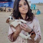 Rashmi Agdekar Instagram - le puppy: put me down you fanatical lady , at once pls From the set for Crackdown S2 🐶 #throwback Jaiselmer Rajasthan