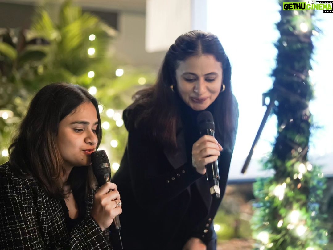 Rasika Dugal Instagram - There are few people you get to be comfortably off key with π #FamJam A mad evening of unabashed (often off key π€) singing, many warm hugs, customary giggles (this one runs in the family!), realising you know all the hook steps π, singing lyrics you didn't know you knew and easily picking up exactly where we left off. Couldn't have asked for a warmer way to end the year β€οΈβ€οΈ Love you guys @upneet_dugal @kashvidugal @ramitdugal @avjitdugal #ManleenDugal @pritishahuja20 @karantaunk πΈ: @frameinmedia