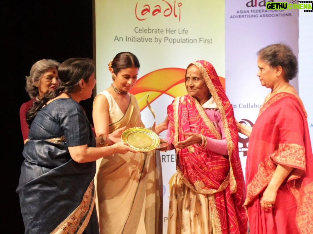 Rasika Dugal Instagram - Such a special evening being in a room full of such talent and resilience. Thank you for having me @laadli_pf @population_first @sharada_al. Heart is full ❤ Such a moment to witness #BhavariDevi being honoured 🙏 (Laaadli Iconic Rural Feminist Award). Congratulations @konkona 😍 (Laadli Woman Behind The Screen Award), #ArunaRaje (Laadli Lifetime Achievement Award), the lovely women of @nwm_india and @wcc_cinema and so many others. Thank you for the incredible work you do. PS: @fayedsouza @senoritasuneeta we could easily be moonlighting as Lavani dancers! 😉