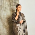 Rasika Dugal Instagram - 🌗 Outfit: @raw_mango Jewellery: @aaharya MUA: @mayura_makeup_hair Hairstyling: @vithikajaiswal Styling: @who_wore_what_when 📸: @sagarmohite96