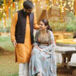 Rasika Dugal Instagram - Chadda ji and I practicing the 'carefully constructed candid' 🤣 @mukulchadda