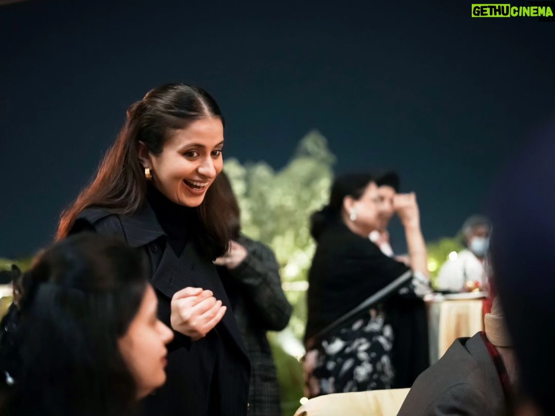 Rasika Dugal Instagram - There are few people you get to be comfortably off key with π #FamJam A mad evening of unabashed (often off key π€) singing, many warm hugs, customary giggles (this one runs in the family!), realising you know all the hook steps π, singing lyrics you didn't know you knew and easily picking up exactly where we left off. Couldn't have asked for a warmer way to end the year β€οΈβ€οΈ Love you guys @upneet_dugal @kashvidugal @ramitdugal @avjitdugal #ManleenDugal @pritishahuja20 @karantaunk πΈ: @frameinmedia