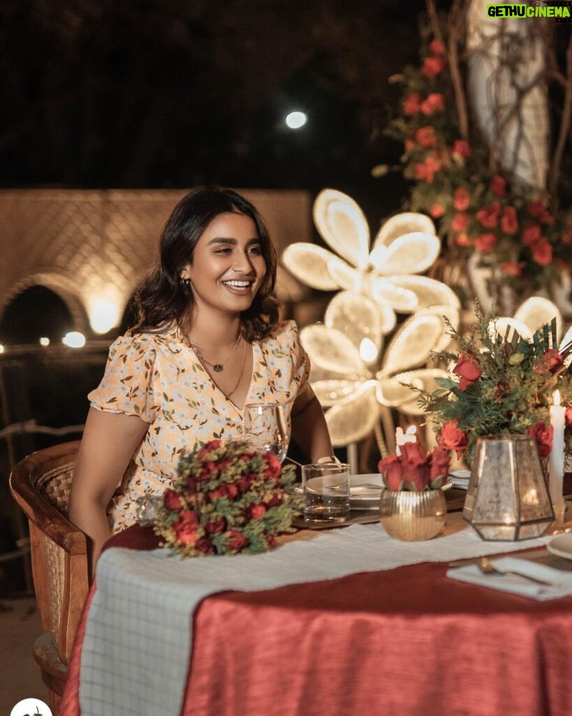 Reshma Muralidharan Instagram - More than i write you can see, feel my happiness in it .. 🙈🥹 thank you musee @madhanpandian 🖤 for this beautiful unexpected dinner date surprise .. who doesn't love a date 😉 .... This place is where we got married and that was the most surprising thing 🙈🥹 .... lots and lots of love and hugs to you 💋 muah ... once again Thank you @sppgardens you always give what we want and this beautiful idea you have came up with will make so many people happy in tears surprising their loved ones family friends ..😍❤️ once again thank you😊 And @jenovin_05 and his team did a great great job they gave us privacy and at the same time so many Beautiful pictures for memories 🥹❤️ thank you team Photography and video @crackjackphotography Location @sppgardens