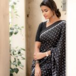 Reshma Muralidharan Instagram - If it's meant to be , it'll be 🖤 .. Captured by my fav 📸 @camerasenthil Organised by @rrajeshananda