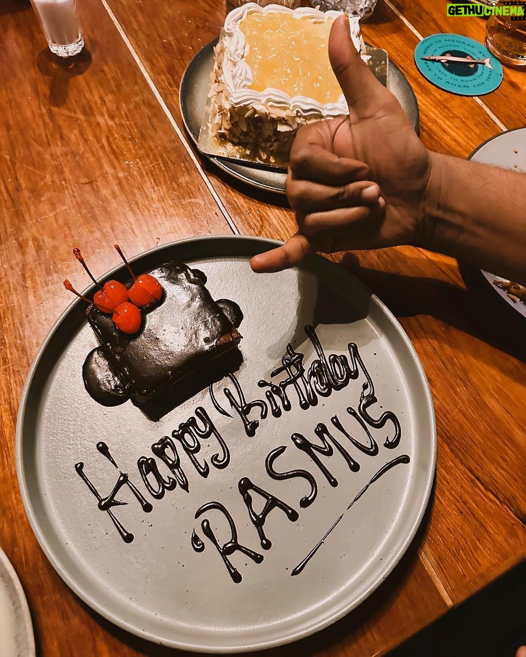 Reshma Muralidharan Instagram - Happy birthday milo @madhanpandian your energy and heart is like no other... you deserve all happiness ... spread your energy around as always love you so much mu ♾️ 🖤 22.8.2023