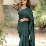 Reshma Muralidharan Instagram - Totally unplanned shoot which is now my most favourite ❤️ Wearing my mom's 16 years old saree ,no makeup , no hairdo with simple accessories and @camerasenthil anna oda magic.. 🤌🏼🥹 and thank you so much @rrajeshananda anna finally we made a shoot together 🙌🏻 .. 📸 @camerasenthil .. .. #instagram #instqgood #2023 #photoshoot #aesthetic #saree #love