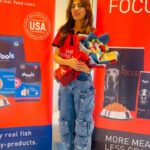 Rhea Chakraborty Instagram - Meet and greet with the wonderful @drools_uae team ✨