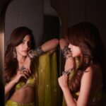 Rhea Chakraborty Instagram - Saheli ki shaadi ☘️🍀 #bridesmaids #rhenew Outfit : @gopivaiddesigns Earrings: @sangeetaboochra Bracelets: @karnikajewelshyd @ishhaara @goldenwindow @ascend.rohank Rings : @minerali_store Styled by : @theanisha Assisted by : @maitriidesaii Intern : @sneha_n15 Edit : @theretoucherbook 📸 : @gyanendrapatidar