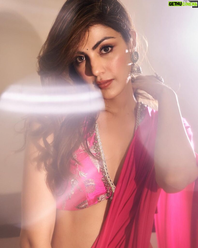 Rhea Chakraborty Instagram - My attempt at trying to be a Pataka 😅 Happy Diwali 🤍 Love and light to all of you ✨✨✨ Photography @dieppj Makeup @mehrasilky Styling @theanisha Outfit @labeld Earrings @sangeetaboochra Bracelets @minerali_store Rings @aquamarine_jewellery @sangeetaboochra Assisted by @maitriidesaii @sneha_n15