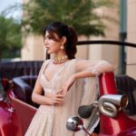 Rhea Chakraborty Instagram - Desi Flex 😌 #rhenew Outfit: @sawangandhiofficial Jewellery: @sanzanyjewels @karishma.joolry Styled by: @theanisha Assisted by: @maitriidesaii Intern: @sneha_n15 📸: @gyanendrapatidar @theretoucherbook