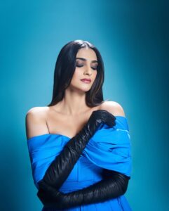 Rhea Kapoor Instagram - Blue is the warmest colour..🦋 Look @alexandermcqueen Gloves @prada Boots @escadaofficial Styling @rheakapoor @sanyakapoor @shereenlovebug Style Team @jahnavi.kothari Make up @mickeycontractor Hair @bbhiral Photos @vidhigodha