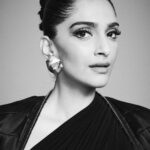 Rhea Kapoor Instagram - R I C K from a few seasons ago 🩶 For the @elleindia List tonight 🩶 Outfit : @rickowensonline Earings : @monies_official Gloves : @paularowangloves Hair - @bbhiral Make up - @tanvichemburkar Styling : @rheakapoor @manishamelwani @sanyakapoor @abhilashatd Style team : @niyatiij @iambidipto_ Managed by : @neeha7 Images : @kunalgupta91