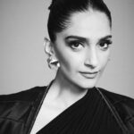 Rhea Kapoor Instagram - R I C K from a few seasons ago 🩶 For the @elleindia List tonight 🩶 Outfit : @rickowensonline Earings : @monies_official Gloves : @paularowangloves Hair - @bbhiral Make up - @tanvichemburkar Styling : @rheakapoor @manishamelwani @sanyakapoor @abhilashatd Style team : @niyatiij @iambidipto_ Managed by : @neeha7 Images : @kunalgupta91