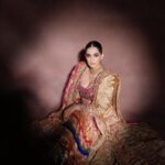Rhea Kapoor Instagram - Tonight @sonamkapoor walking for the opening of @jioworldplaza @abujanisandeepkhosla Styled with @abhilashatd Beauty @namratasoni Jio World Plaza