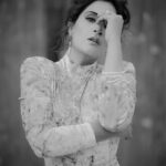 Richa Chadha Instagram - Good night to everyone except @ashishchawlaphotography … it’s been 2 years now come on we need to shoot again ☺️! Or I’ll keep making them B n W and posting. I think there’s still some unused ones here… in this lot! This was a bomb shoot, done totally on trust with an entirely new team… @nehasinghmakeupofficial @bikanta_stylist ❣️🫶🏽❣️ #Noir #richachadha #Bollywood #abbhipadhrahehohashtag🤦
