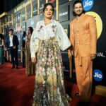 Richa Chadha Instagram - I recently got asked by a drunk woman at a party if I am insecure because my husband is good looking… watch the last picture here to see, how he takes care of me… and also, drunk woman, thank you for reminding me that women can be misogynistic too! Wearing the man we began our wedding celebrations with @rahulmishra_7 ! ❣️ 👗 @rahulmishra_7 💎@anmoljewellers 💄 @shaylinayak assisted by @vickyvandre Hair @ramihalder Styled by @anishagandhi3 @rochelledsa 📸 @saurabh_sonkar Love you @alifazal9 🫶🏽 . . #LogDimagChaatRaheHain #richachadha
