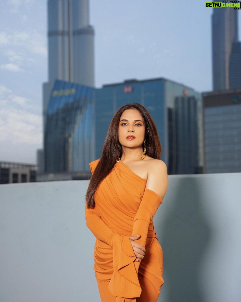 Richa Chadha Instagram - The last photo is my state of mind! #FashionableFridayFlashback to last month, in Dubai when I felt like a cool glass of wine on a hot summer afternoon! 👗 @roologyofficial 💍 @misho_designs Styled by - @anishagandhi3 & @rochelledsa Assistant stylist - @_m.a.h.i._ HMU @harryrajput64 @glazoschool #riali #fukrey3 #promotions #RichaChadha #FukreyHitHai