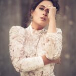 Richa Chadha Instagram - Good night to everyone except @ashishchawlaphotography … it’s been 2 years now come on we need to shoot again ☺️! Or I’ll keep making them B n W and posting. I think there’s still some unused ones here… in this lot! This was a bomb shoot, done totally on trust with an entirely new team… @nehasinghmakeupofficial @bikanta_stylist ❣️🫶🏽❣️ #Noir #richachadha #Bollywood #abbhipadhrahehohashtag🤦