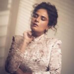 Richa Chadha Instagram - Good night to everyone except @ashishchawlaphotography … it’s been 2 years now come on we need to shoot again ☺️! Or I’ll keep making them B n W and posting. I think there’s still some unused ones here… in this lot! This was a bomb shoot, done totally on trust with an entirely new team… @nehasinghmakeupofficial @bikanta_stylist ❣️🫶🏽❣️ #Noir #richachadha #Bollywood #abbhipadhrahehohashtag🤦