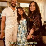 Richa Chadha Instagram - 🎂 post! It’s been a good year… we just had a small impromptu open house! A bit difficult to feel gratitude in your bones when the world is experiencing so much loss and craziness, but I guess now is the time to count blessings… Thank you for the most amazing time baby @alifazal9 ! Don’t know anyone else who can pull this off at such short notice! Thank you my dear friends, I feel so loved❣️❣️❣️✨🫶🏽thanks @smritikiran @sinbadphgura @mohitagarwal14 @nidhiwho for the photos! I didn’t take any… posting more on stories! 💥May the next year be better! Upwards and onwards! #happybirthdaytome #richachadha