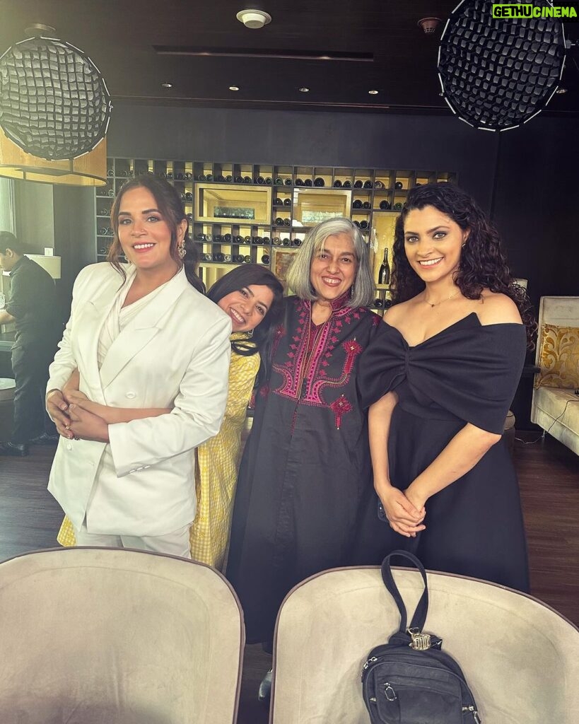Richa Chadha Instagram - Was lovely to be on a round table with these incredible women! @ratnapathakshah ma’am, I have seen your film and TV work of course, Dhak Dhak being the latest… but saw you on stage recently in Motley’s ‘Old World’ and guys you’re missing something if you don’t witness the magic on stage, my salutations and love! @saiyami you’ve done a better job as an amputee with one arm on screen than many of our peers have with two! You’ve played an athlete with gumption and EXPERTISE, it’s not pretence or PR, it’s just skill ! And my dearest @rajshri_deshpande , your work in ‘Trial by Fire’ is superior … that’s the word, it’s a superior performance, sabke bass ki baat nahi! Always here for you, love you and only one phone call away💥👋🏾❤ thank you for an incredible and energising conversation! You’re rockstars!!! Thanks @atikafarooqui1 @whimsicalfantasy for making this happen❤✨😍