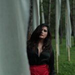 Richa Chadha Instagram - Once upon a time in Bhutan… #TravelTuesday…with @mayank0491 @whimsicalfantasy … wanna go back ! ❣️🫶🏽🤌🏽one of my best trips till date. 2nd last video features us trying to get an image in a river bed! Last video features Khandu, our driver and pal, who was the most fun companion.