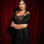 Richa Chadha Instagram - When you’re ‘Wednesday’ but on a Tuesday… 👗 @neeta_lulla 💎@h.ajoomal 👠 @sana.k.official Hair @ashisbogi 😁😄😄 📸 @visualaffairs_va Styled by @anishagandhi3 @rochelledsa Don’t touch my hair, cuz you can’t, cuz it greasy. Bye.