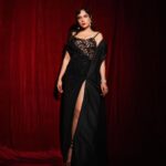 Richa Chadha Instagram - When you’re ‘Wednesday’ but on a Tuesday… 👗 @neeta_lulla 💎@h.ajoomal 👠 @sana.k.official Hair @ashisbogi 😁😄😄 📸 @visualaffairs_va Styled by @anishagandhi3 @rochelledsa Don’t touch my hair, cuz you can’t, cuz it greasy. Bye.
