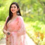 Ridhima Ghosh Instagram - 🌸 On happy days, I wear Pink! 🌸 #pink #pinksaree #ethnicwear 📷: @sourav3934 @aimless_imran @anirbandas1622 Styled by: @tamashreeroy Makeup and hair: @mua_sayan @sunnyroyy_official