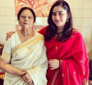 Ridhima Ghosh Instagram - 🌺 Jamai Shoshthi! 🌺
Missed you Ma! ❤️