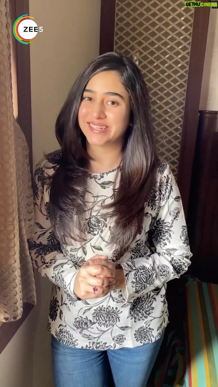 Ridhima Ghosh Instagram - “Seven”-এর মানে বুঝতে পারলেন? বুঝতে পারবেন 7th মার্চ, সন্ধ্যে 7টা বেজে 7 মিনিটে ZEE5-এ আসছে পরবর্তী Web Series “Seven”-এর Trailer! Date আর Time-টা কিন্তু মনে রাখবেন! #Seven #ErporKi #AroBeshiEntertainment #ZEE5 @ridhima.ghosh