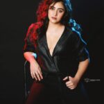 Ridhima Ghosh Instagram - ✨ "Never dim the light that shines from within." ✨ Photograph: @tathagataghosh Styling: @horeayan Hair & Makeup: @sumitdas1095 #allblackoutfit #throwback